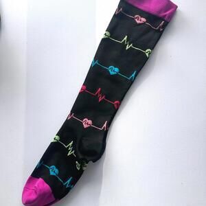 NWOT CTHH Compression Circulation 20-30 mmHg Black/Mauve Socks / Heartbeat S/M